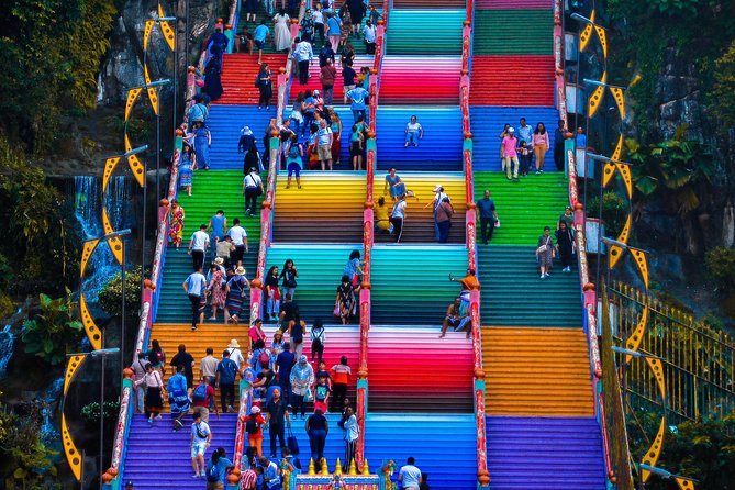 #17-19Hrs Kuala Lumpur MPV Day Tour from Singapore w' Tour Guide - Four to five hours on the road changes the day