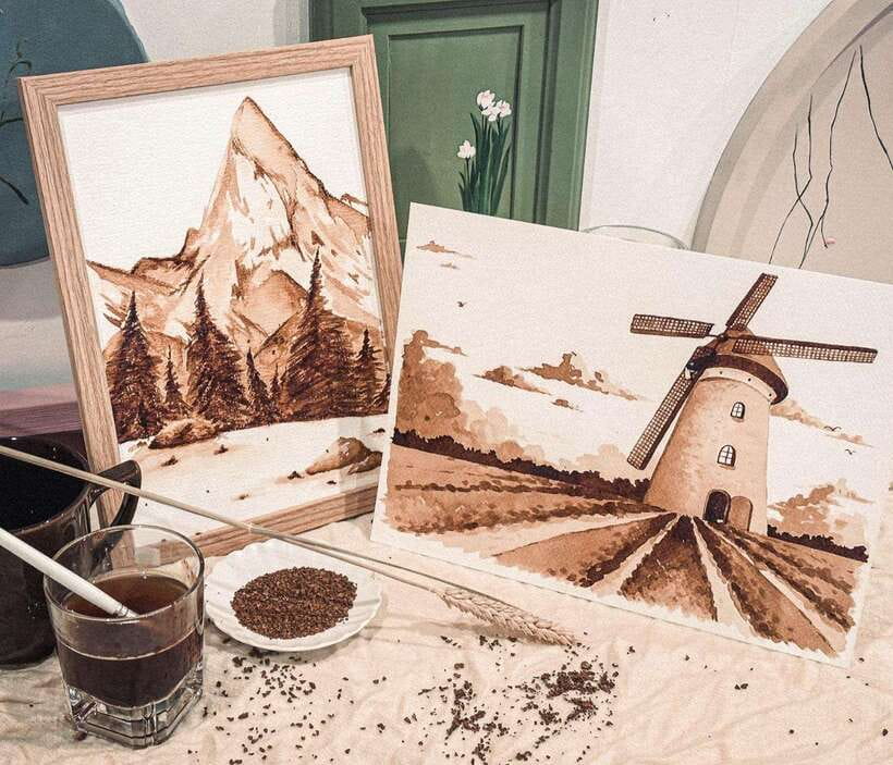 2-Hr Coffee and Biscuit Painting - Edible Paint - First activity: painting five coffee cookies