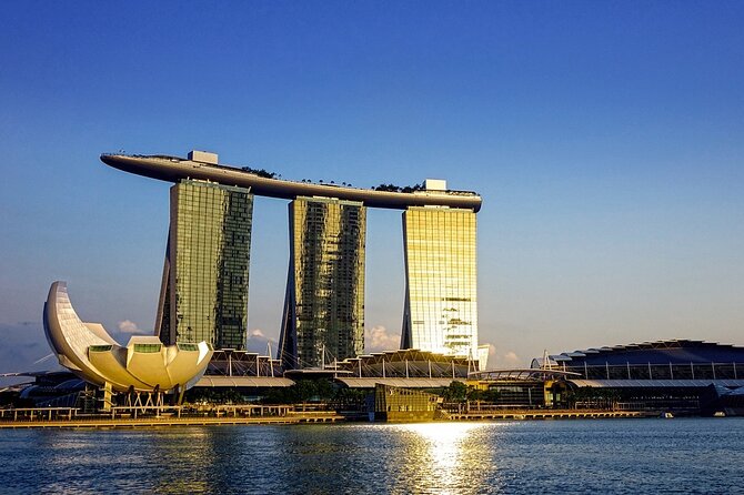 4 Hours - Singapore Tour in Private Car or Minibus with Driver - Singapore River: the city’s old working spine
