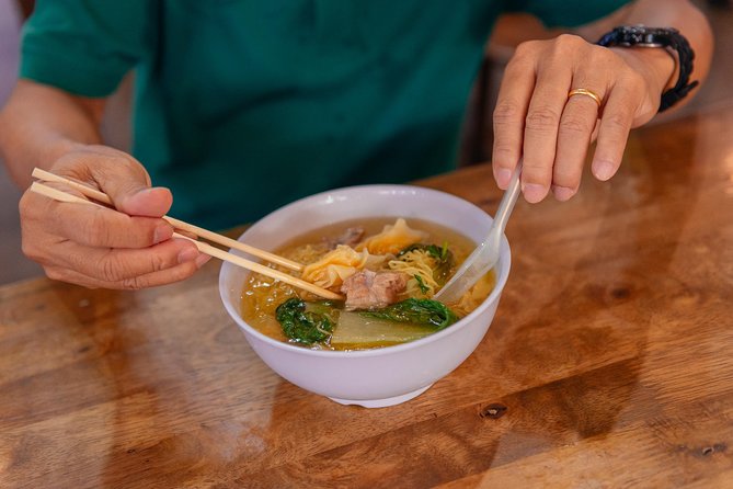 A Taste of Singapore: Hawker Center Private Customized Food Tour - Telok Ayer brings food and old Singapore together