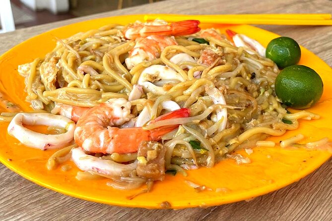 Authentic Singapore Street Food Tour - From Maxwell MRT into Singapore’s food culture