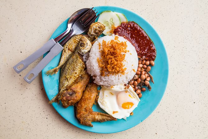 Authentic Singapore Street Food Tour - Hawker centres, award-winning stalls, and local routines