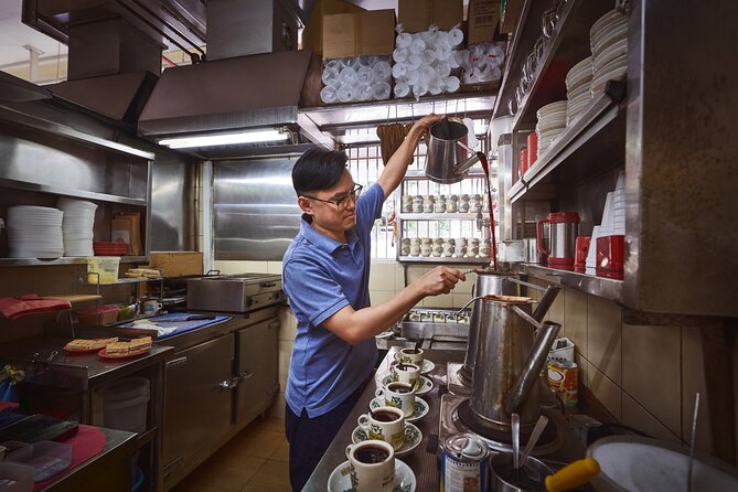 Authentic Singapore Street Food Tour - What your guide adds to the meal