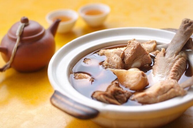 Authentic Singapore Street Food Tour - Three hours of tasting, walking, and stories