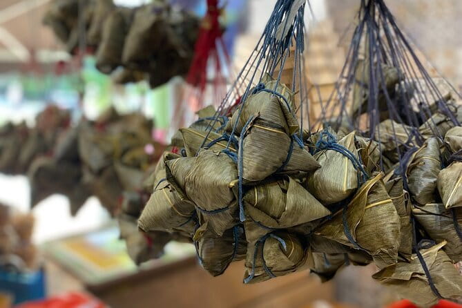 Best Ever Katong Food Tour with Local Foodie - PRIVATE TOUR - Meeting at Marine Parade MRT at 9:30 am