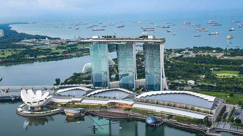Best of Singapore: Private Walking Tour with a Local - Gardens and greener corners of the city