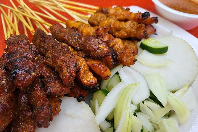 Big Bus Singapore Night Tour with Gardens by the Bay Light Show - Walking, weather, and timing deserve attention