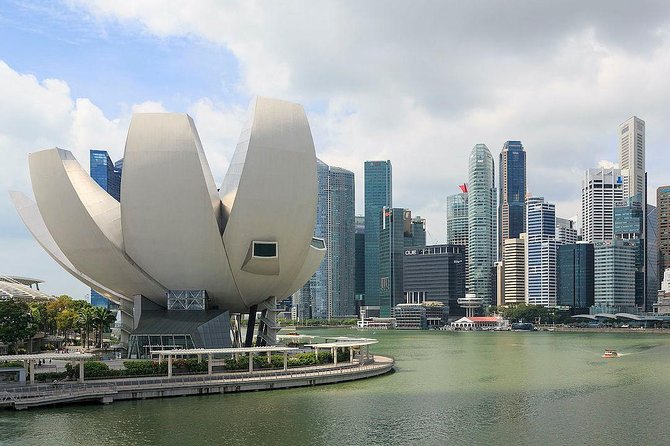City Experience + Roundtrip Transfers - A quick way to get your bearings in Singapore