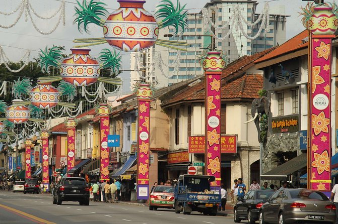 City Experience + Roundtrip Transfers - Fountain of Wealth and the Suntec City stop