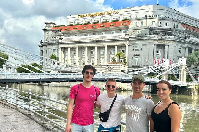 CityWalk With A Local - The Civic District, from Temasek to independence