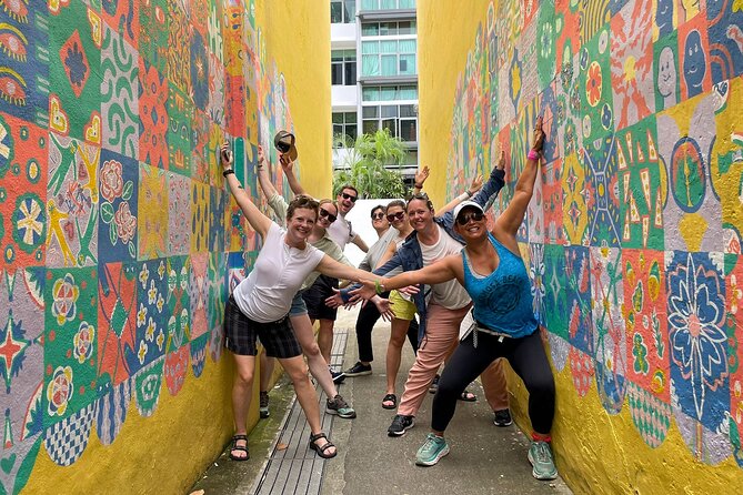 Eat Snap Katong Walking Food Tour - Geylang Serai Market: the tour’s strongest food setting