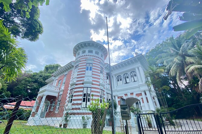 Exploring Singapore’s Forgotten Hills - Walking the Southern Ridges for 90 minutes