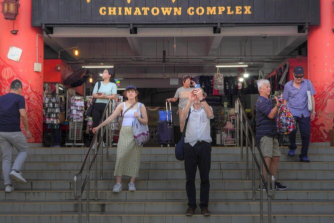 Feel the Heartbeat: A Singapore Chinatown Walking Tour - Chinatown Complex and Hawker Life