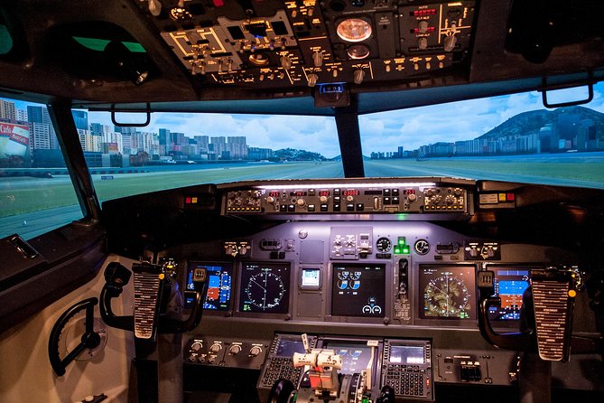 Flight Experience Singapore - The Boeing 737-800NG makes this more than a cockpit photo