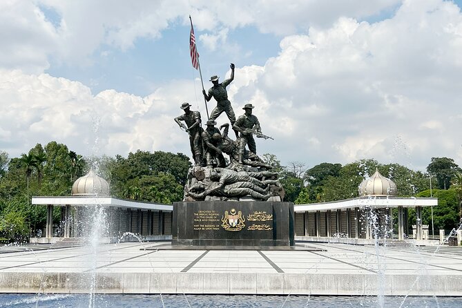 From Singapore: Private Kuala Lumpur / Malacca tour + SKY DINING - Sky dining at 4pm