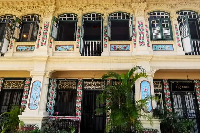 Guided Walking Tour to the Historical Attractions in Farrer Park - Flanders Square and a difficult present