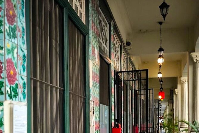 Guided Walking Tour to the Historical Attractions in Farrer Park - Petain Road and Peranakan design