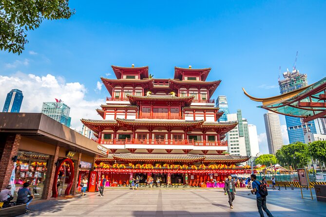 Kampong Glam, Little India & Chinatown with Local Street Food Tastings - Kampong Glam begins with Sultan Mosque and Arab Street