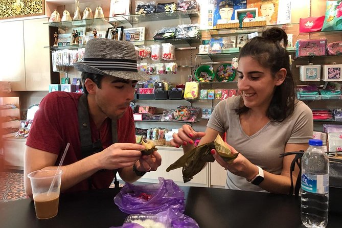 Katong Evening Food Tour - Eating through Katong’s family-run food spots