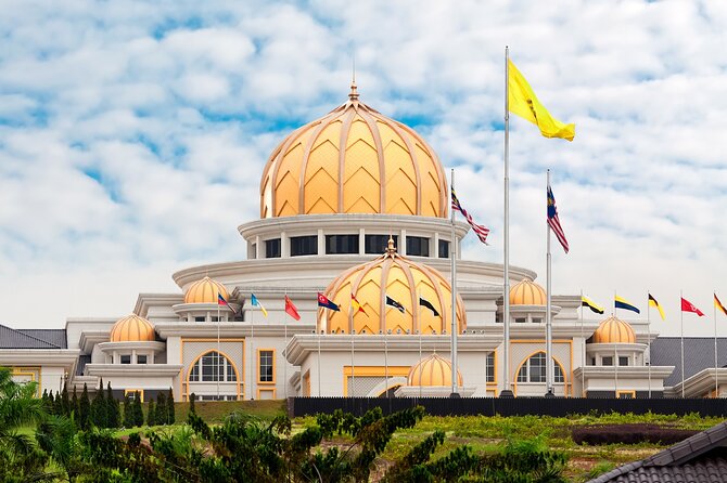 Kuala Lumpur and Malacca: Private Historical Tour from Singapore - Kuala Lumpur’s headline sights