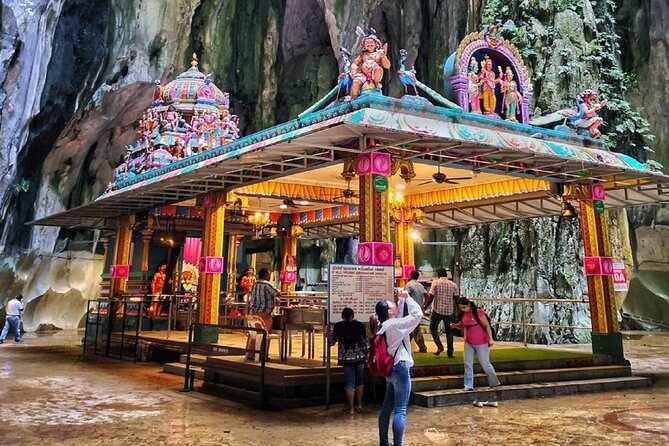 Kuala Lumpur and Malacca: Private Historical Tour from Singapore - A Famosa and St. Paul’s Hill