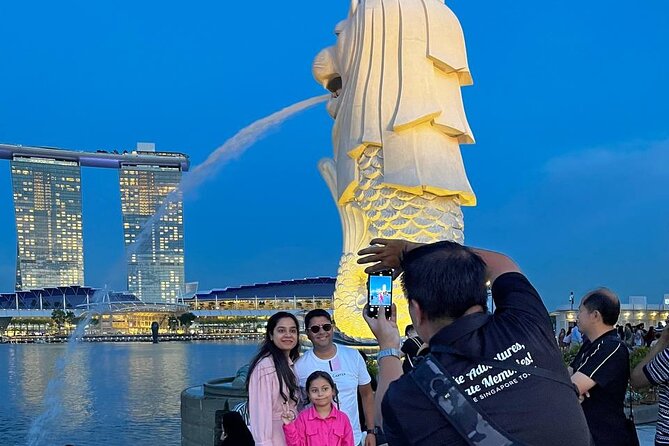Magical Marina Bay Night Walking Tour - Meeting the Merlion at Merlion Park
