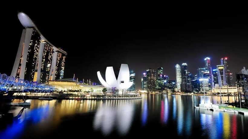 Marina Bay Sands Yacht Cruise - Why Singapore looks better from the water