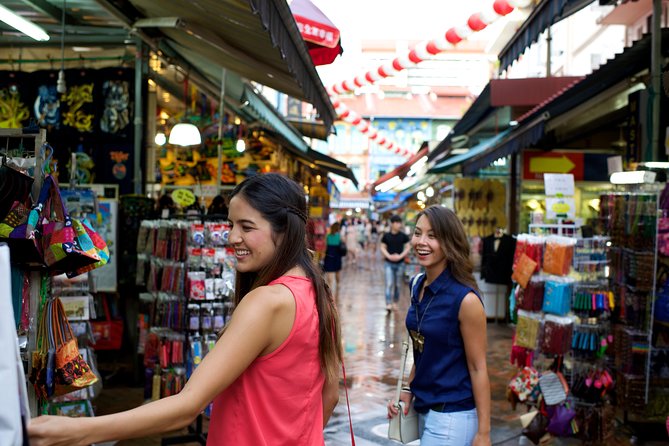 Michelin Premium Food Tour with Hawker Centre & Chinatown Tour - Four stops, including Michelin-recognized dishes