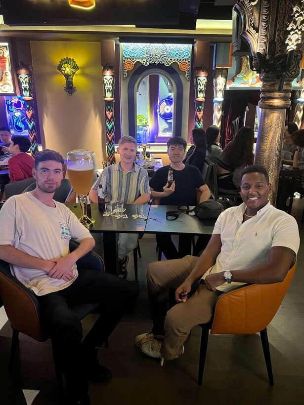 Party Singapore Bespoke Pub Crawl - Who should book this experience