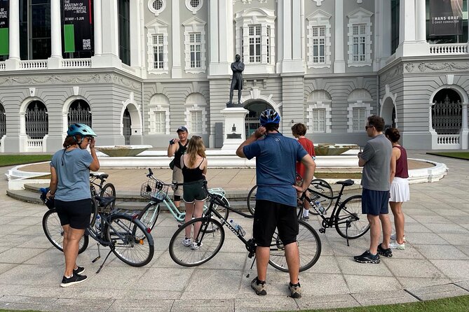 Past And Present Singapore Bike Tour - Fullerton Hotel and the Singapore River