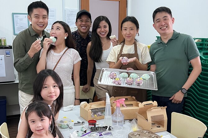 Pau Making Workshop With Dim Sum Tasting and Factory Tour - A tasting platter with Singaporean context