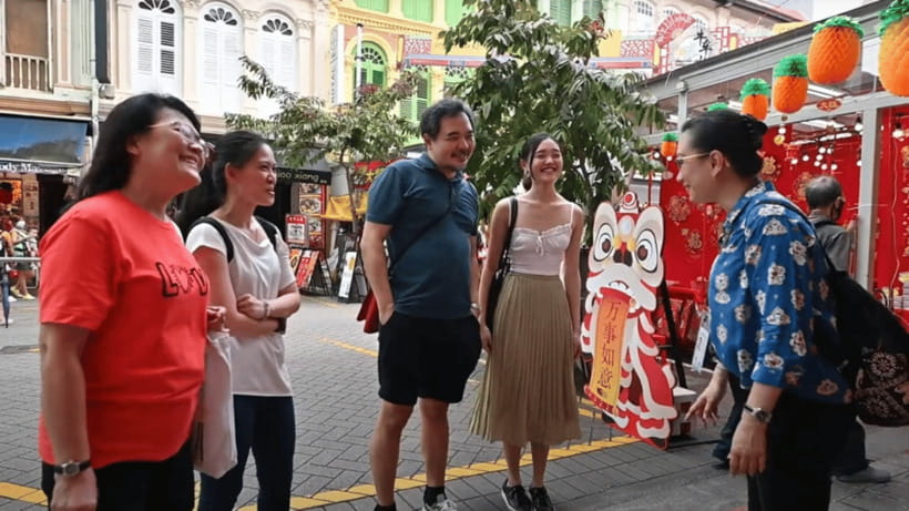 Personalised 3in1 Food Tour: 3 Cultural Trails of Singapore - The guide makes or breaks the five hours