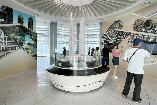 Petronas Twin Towers skybridge tickets (SINGAPORE GUESTS ONLY) - Who will enjoy this most