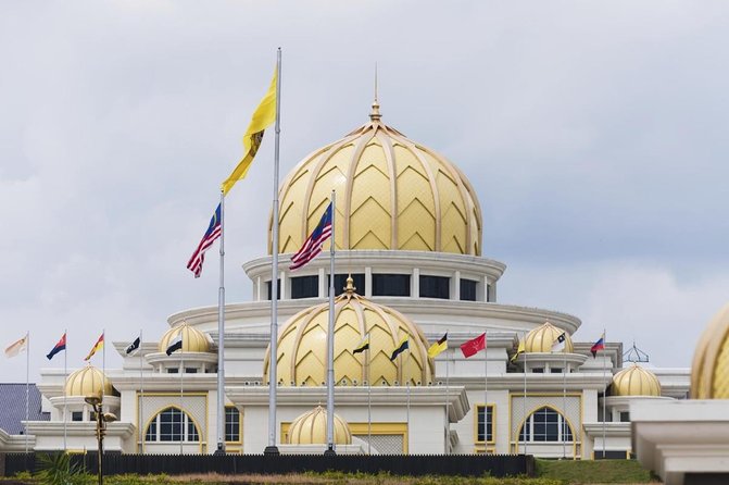 Private 2-day tour: Thailand, Malaysia & Indonesia (3 countries) from Singapore - Day one begins with a ferry to Batam
