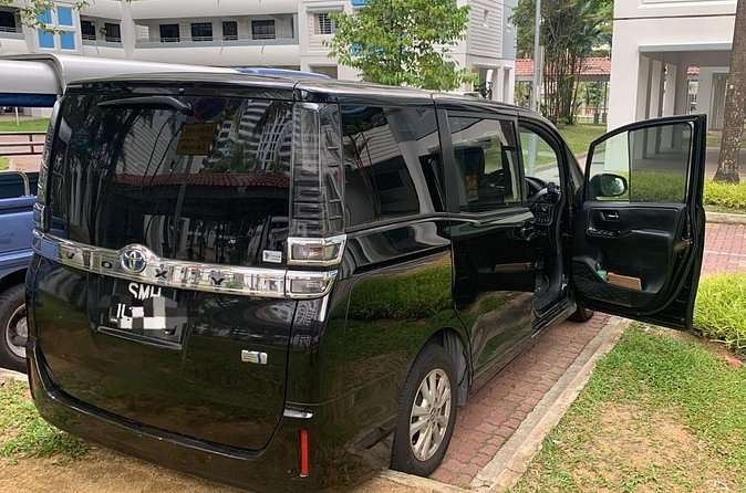 Private Airport Transfers in Singapore - Child seats, waiting time, and other practical details