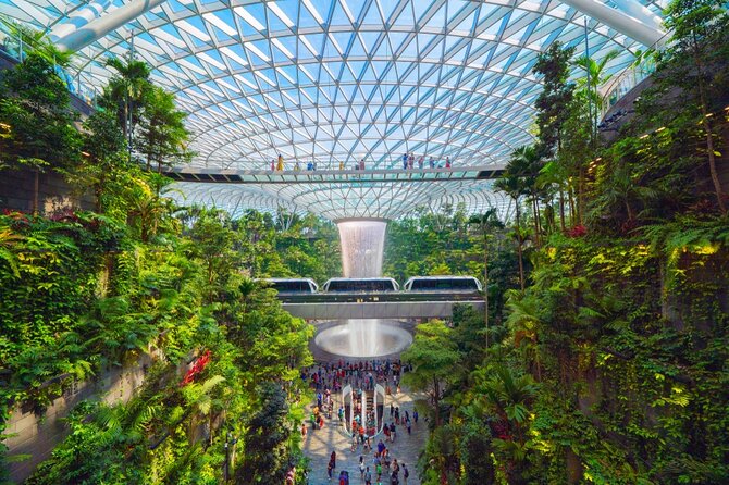Private Arrival Transfer From Singapore Airport or Port to Hotel - Drivers who add a little local help