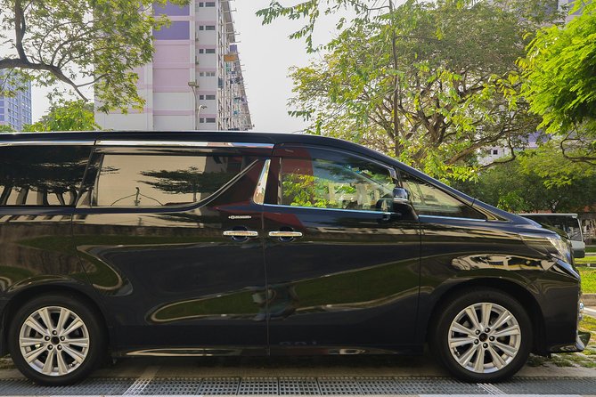 Private Mini Van From Singapore Airport To Hotel In City - The ride into the city or Sentosa