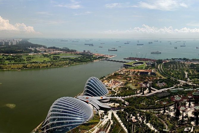Private Singapore Customized Tour With Driver in small group - Raffles City and the modern side of Singapore