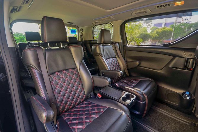Private Singapore Departure in Mini Van from Hotel to Changi Airport - Meeting your driver at the hotel
