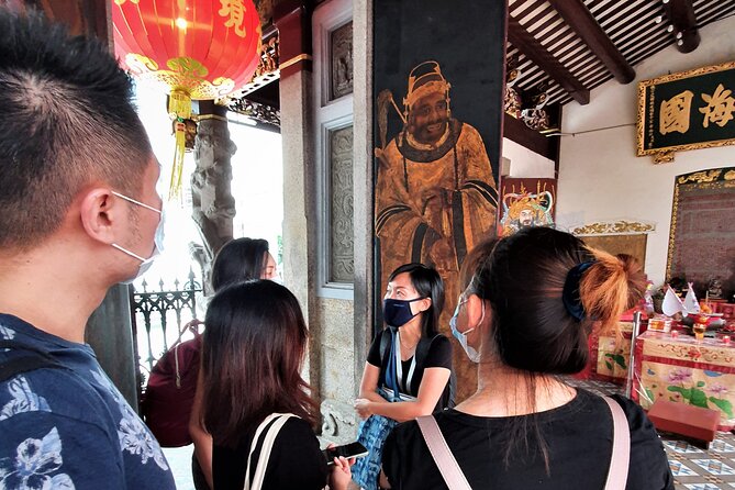 Private Singapore Walking Tour: City Highlights & Hidden Gems - What Rachel brings to the experience