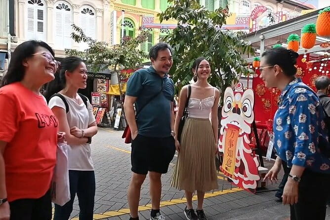 Private Tour Singapore Street Food & Night Tour - What the $67.53 price includes