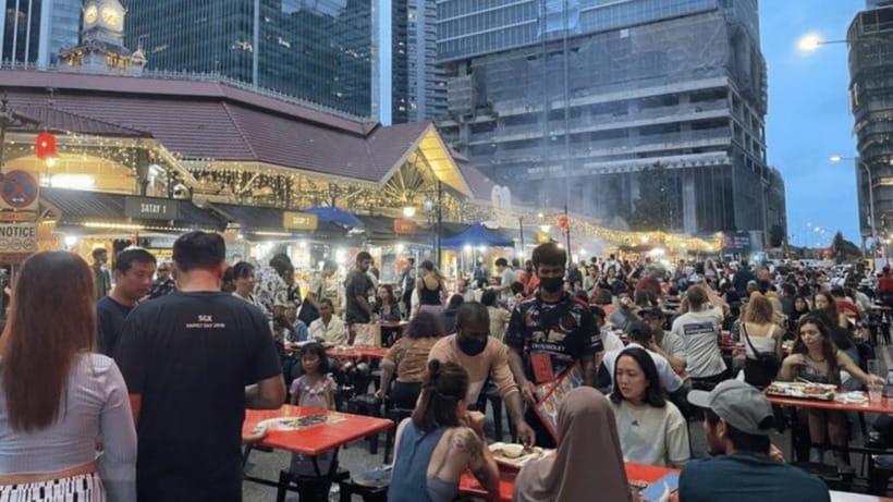 Signature Night Tour: Walk Through Marina with Food Tastings - Lau Pa Sat and Satay Street, the evening’s main reward