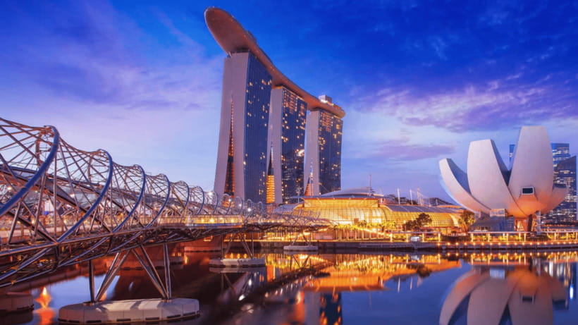 Signature Night Tour: Walk Through Marina with Food Tastings - Ending at Boat Quay, with the night still open
