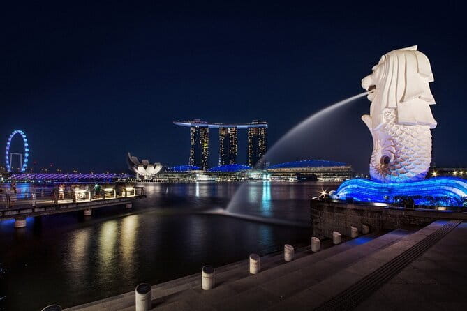 Signature Urban Night Tour: Sunset Street Food in Singapore - Merlion Park and the Marina Bay Sands show