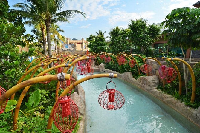 Singapore: Adventure Cove Waterpark Entrance Ticket - Snorkeling With 20,000 Fish
