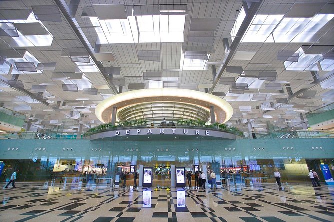 Singapore Airport: Shared Arrival or Departure Car Transfer - Meeting your driver at Changi Airport