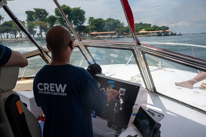 Singapore - Albatross Speedboat Adventures Cruising in Sentosa - Why the Southern Islands are worth seeing