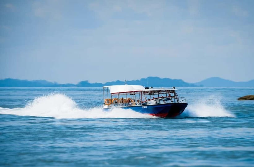 Singapore: Albatross Speedboat Adventures Ticket - Dragon’s Teeth Gate from the water