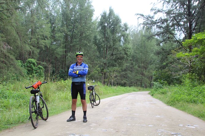 Singapore - bike adventure beyond the concrete jungle - Pasir Ris Park: boardwalks, sea views, and mangroves