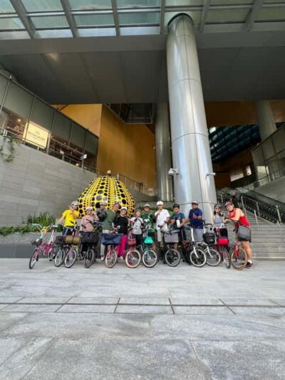 Singapore Brompton Bike Tour from Rail Corridor, with food!
